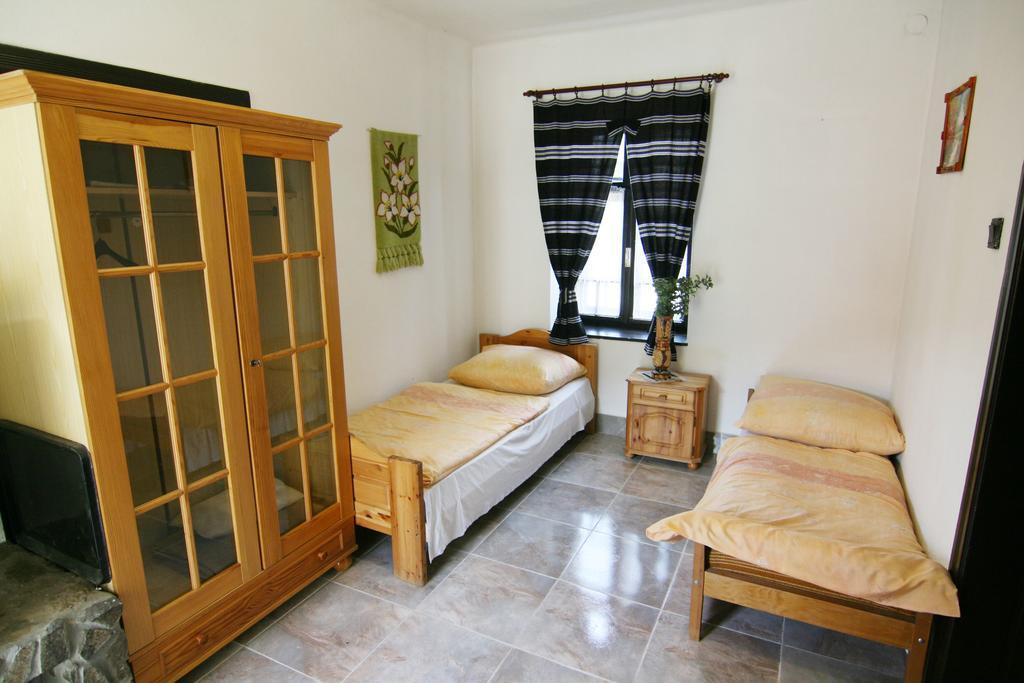 Toldi Vendeghaz Hotel Felsőtold Buitenkant foto
