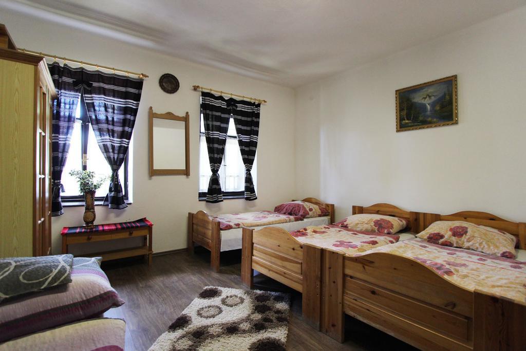 Toldi Vendeghaz Hotel Felsőtold Buitenkant foto