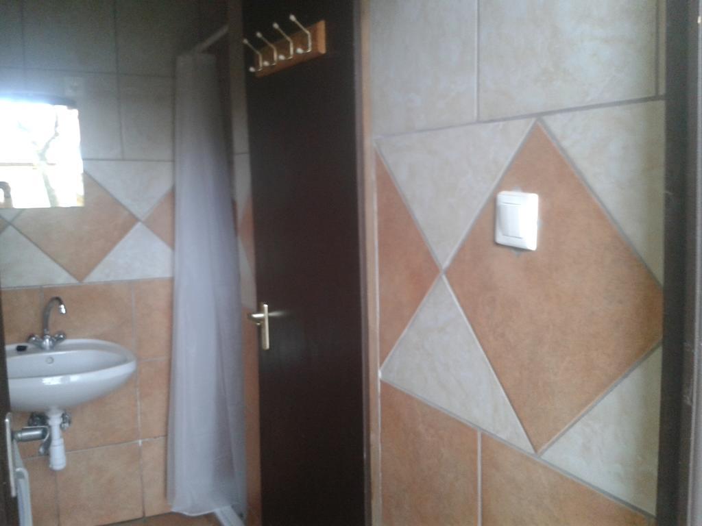 Toldi Vendeghaz Hotel Felsőtold Buitenkant foto