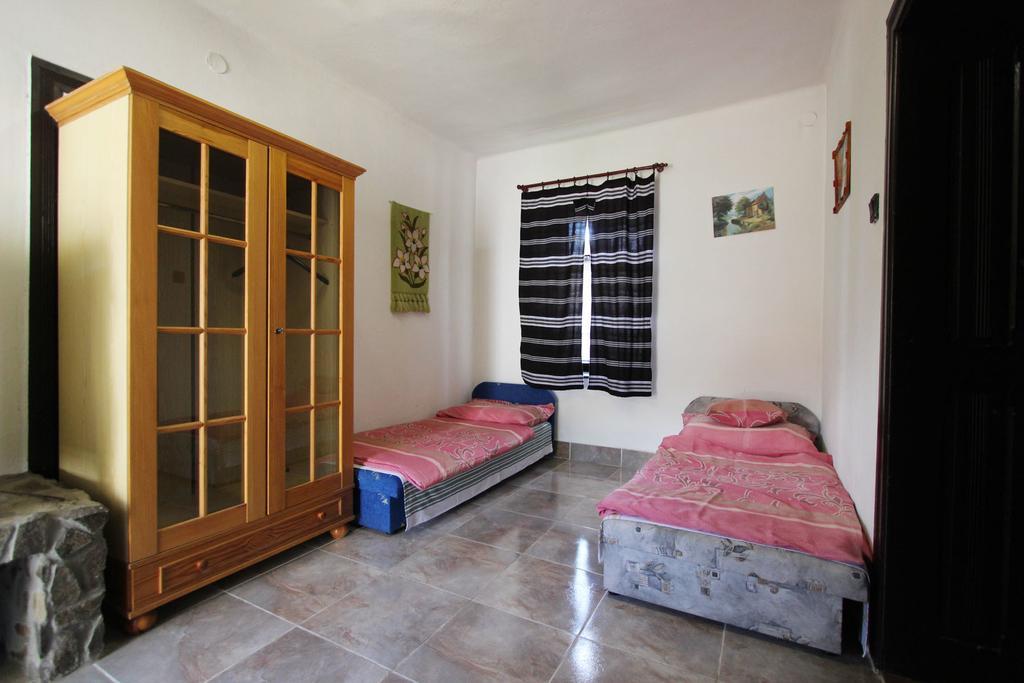 Toldi Vendeghaz Hotel Felsőtold Buitenkant foto