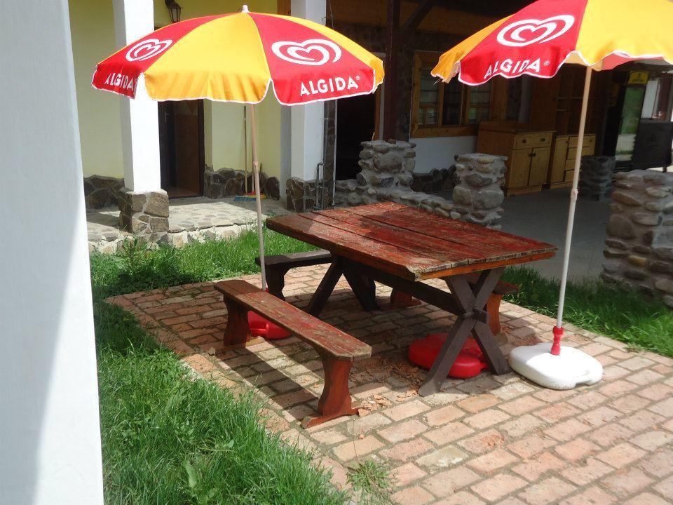 Toldi Vendeghaz Hotel Felsőtold Buitenkant foto